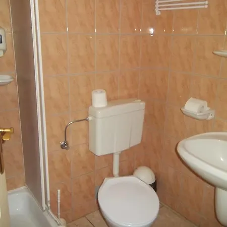 אורחן Marvany Panzio 4*