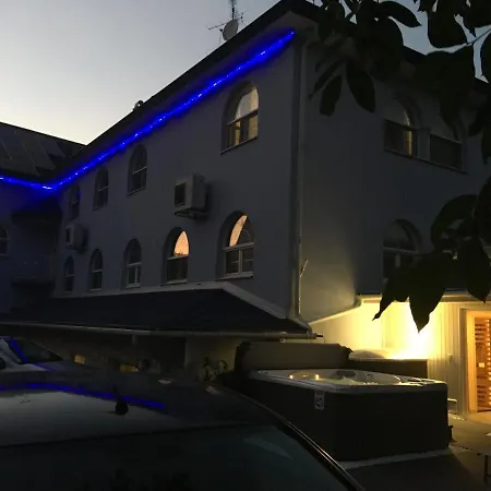 Kro Marvany Panzio 4*