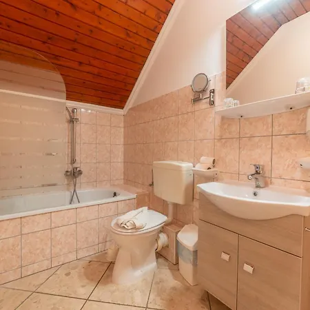 Márvány Panzió Locanda 4*