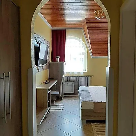 Márvány Panzió 4*