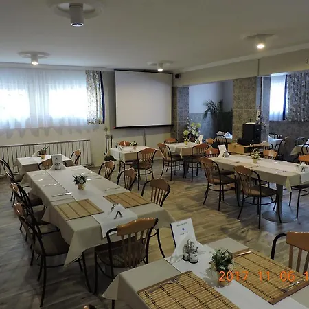 Kro Marvany Panzio 4*